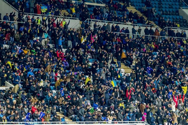 Odessa Ukraine Martie 2016 Fanii Fotbalului Spectatorii Din Standuri Stadion — Fotografie, imagine de stoc