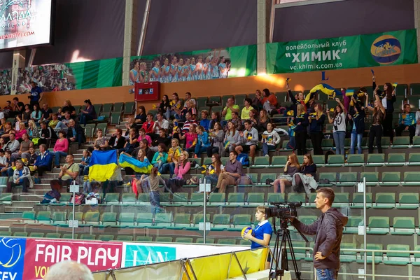 Odessa Oekraïne September 2016 Toeschouwers Tribunes Tijdens Het Vrouwen Volleybal — Stockfoto