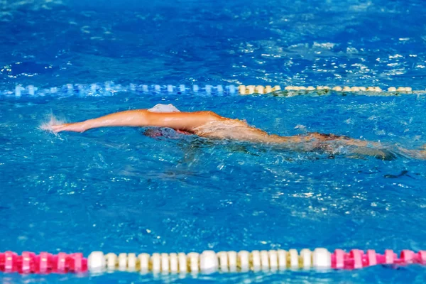 Sporthintergrund Für Splash Themen Sportschwimmen Schwimmbad Unscharfer Hintergrund Zum Sportthema — Stockfoto