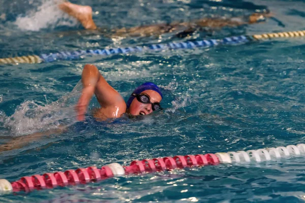 Odessa Ukraine Cirka 2016 Kinder Athleten Schwimmer Schwimmen Entlang Der — Stockfoto