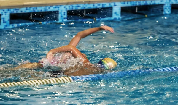 Odessa Ukraine Cirka 2016 Kinder Athleten Schwimmer Schwimmen Entlang Der — Stockfoto