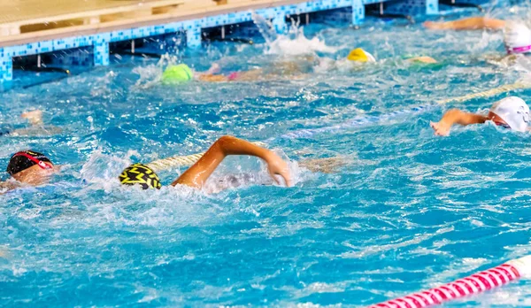 Odessa Ucraina Cirka 2016 Bambini Atleti Nuotatori Nuotano Lungo Piste — Foto Stock