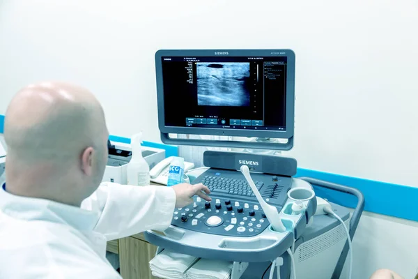 Odessa Ukraine July 2018 Woman Undergoes Medical Examination Veins Ultrasound — Stock Photo, Image