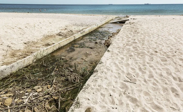 Las Aguas Residuales Sucias Basura Doméstica Río Pequeño Canal Riego — Foto de Stock