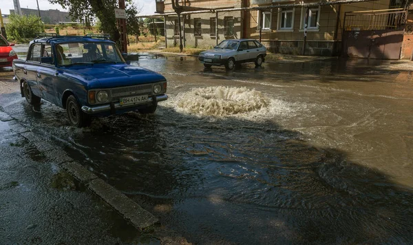 Odessa Ukraina Juli 2018 Köra Bilar Översvämmad Väg Översvämningarna Orsakade — Stockfoto