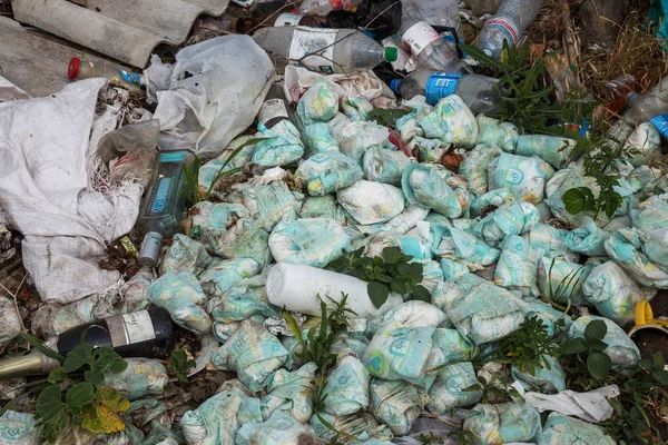 Odessa Ucrania Cirka 2018 Pila Basura Desperdicios Alimentos Latas Botellas — Foto de Stock