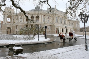 Odessa, Ukrayna - 29 Aralık 2014: Doğal felaketler, kar fırtınası şiddetli kar yağışı ile şehir felç oldu. Kolaps. Kar kaplı siklon Avrupa, 29 Aralık 2014 Odessa, Ukrayna.