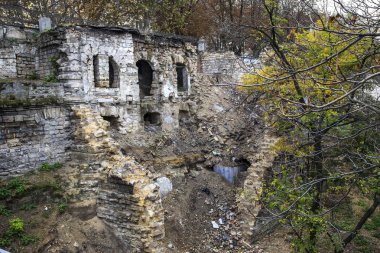 Savaş, deprem ve Belediye hizmetleri zavallı ekonomik faaliyetler sırasında tarihi Konut Evleri kalıntıları