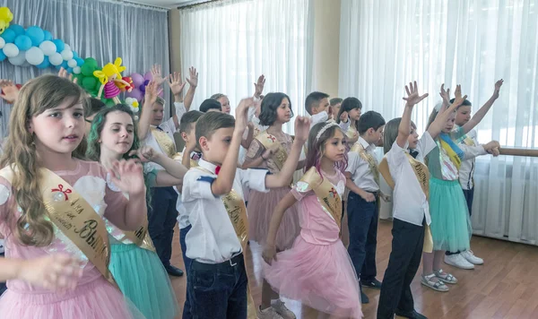 Одеса Україна Може 2018 Дитяча Музична Група Співати Танцювати Сцені — стокове фото