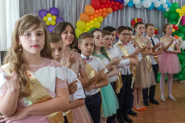 Oděsa Ukrajina Může 2018 Dětská Hudební Skupina Zpívat Tančit Jevišti — Stock fotografie