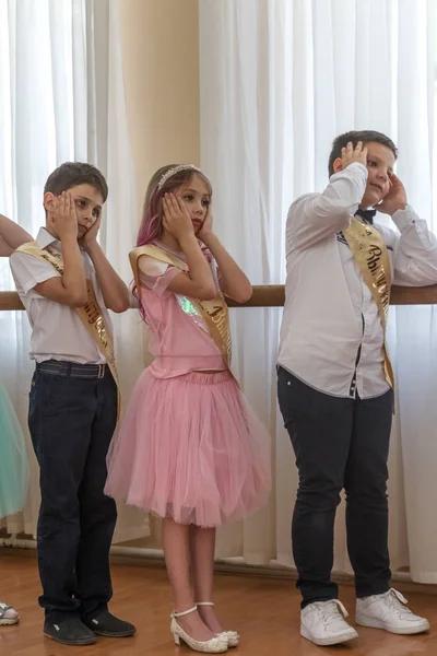 Oděsa Ukrajina Může 2018 Dětská Hudební Skupina Zpívat Tančit Jevišti — Stock fotografie