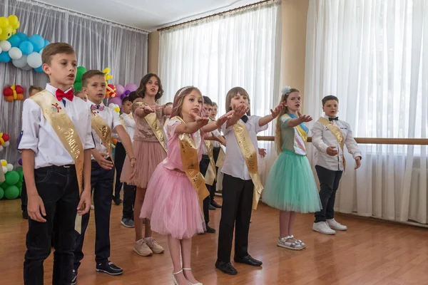 Odessa Ukraine Mai 2018 Kindermusicalgruppe Singt Und Tanzt Auf Der — Stockfoto