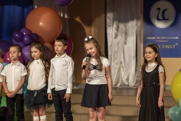 Odessa Ukraine Mai 2018 Kindermusicalgruppe Singt Und Tanzt Auf Der — Stockfoto