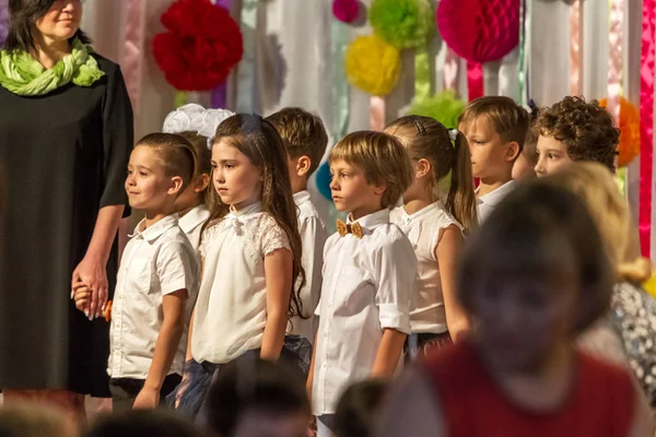 Oděsa Ukrajina Může 2018 Dětská Hudební Skupina Zpívat Tančit Jevišti — Stock fotografie