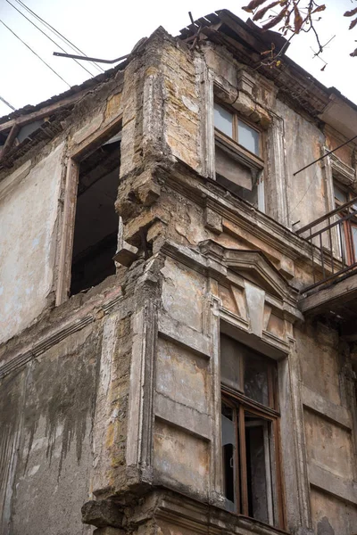 Ruins Old Abandoned City Ruined House Which Poor People Live — Stock Photo, Image