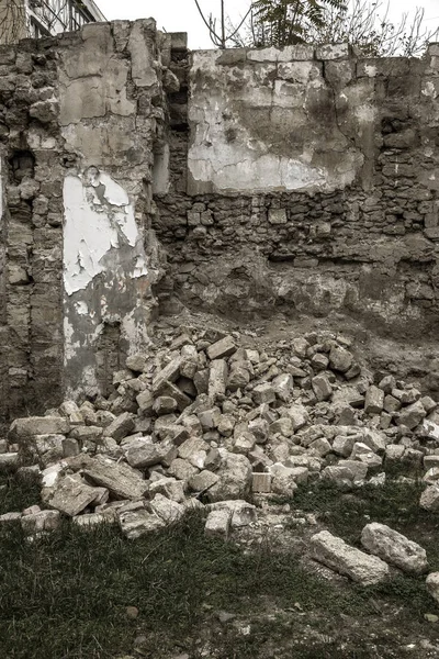 Ruínas Uma Antiga Cidade Abandonada Casa Arruinada Que Vivem Pobres — Fotografia de Stock