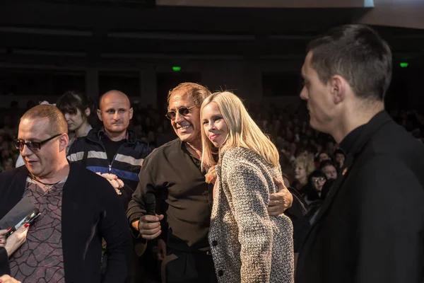 Oessa Ukraine 2018年11月4日 アドリアーノ セレンターノによるコンサート公演 音楽グループのソリスト Adolfo Sebastani 有名な歌手 ショーマンCelentano — ストック写真