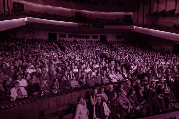 Одесса Украина Ноября 2018 Года Большая Толпа Зрителей Удовольствием Театре — стоковое фото