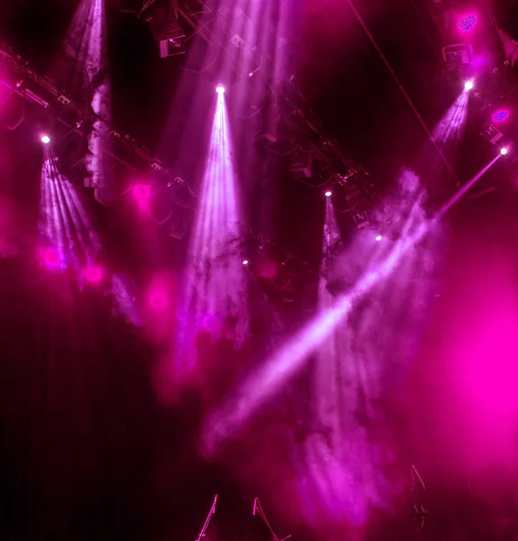 Toneellichten Verschillende Projectoren Het Donker Multi Gekleurde Lichtstralen Van Het — Stockfoto