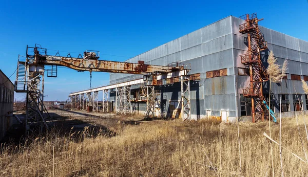 Corps Une Ancienne Usine Industrielle Abandonnée Construction Abandonnée Une Centrale — Photo