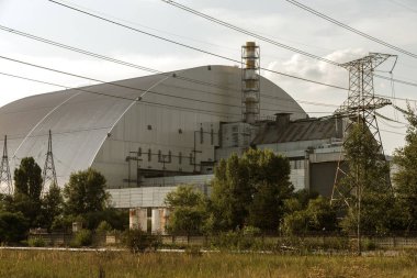  Reaktör 4 Chernobyl Nükleer Santrali'nde yeni hapsi ile. Küresel atomik felaket. Çernobil dışlama bölgesi