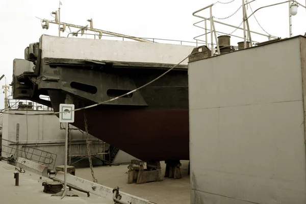 Arkiv 2008 Port Ust Donau Förstördes Krisen Gamla Rostiga Båtar — Stockfoto
