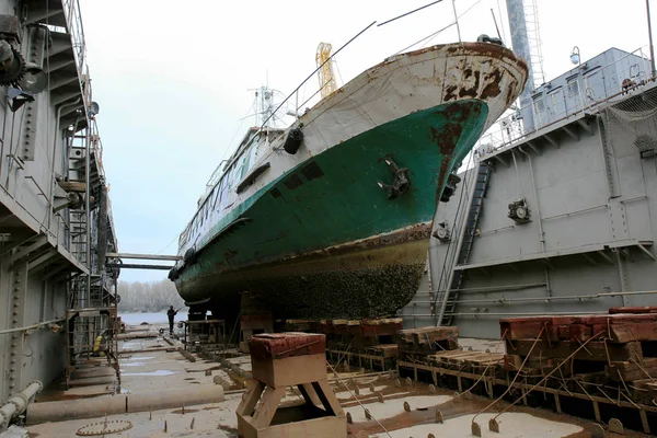 Archivo 2008 Puerto Fluvial Ust Danubio Fue Destruido Crisis Viejos —  Fotos de Stock