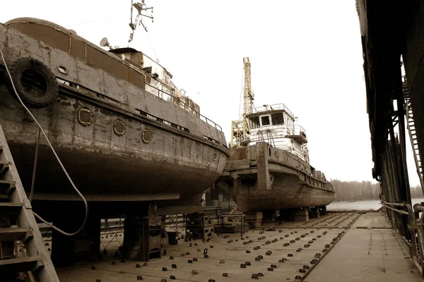 Arsip Pelabuhan Sungai Ust Danube 2008 Hancur Dalam Krisis Old — Stok Foto