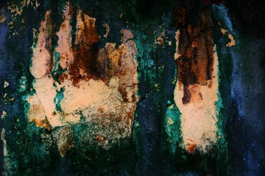 Alçı tuğla duvarın boş eski sanat dokusu. Yaprak dokusuyla boyanmış taş tuğla duvarın çatlaklarıyla kötü çizilmiş yüzey. Hasarlı alçıyla binanın ön cephesini ovaladım.