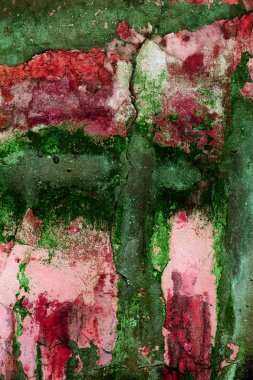 Alçı tuğla duvarın boş eski sanat dokusu. Yaprak dokusuyla boyanmış taş tuğla duvarın çatlaklarıyla kötü çizilmiş yüzey. Hasarlı alçıyla binanın ön cephesini ovaladım.