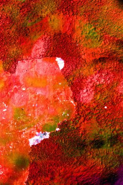 Eski renkli tuğla duvar, eski boya ve doku izleriyle sıvanmış. Olağanüstü yaratıcı tasarım için eskimiş bir arka plan olarak