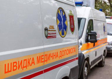 Odessa, Ukrayna - 24 Ekim 2016: Ambulans filo için hasta ve yaralı kazalar ve felaketler için acil ilk yardım merkezi Şehir Hastanesi