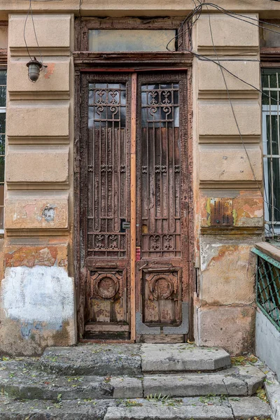 Old Wooden Door Weathered Cracked Paint Old Wooden Door Wall — Stock Photo, Image