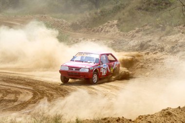 Odessa, Ukrayna - 29 Haziran: Ukrayna Kupası Şampiyonası motocross yarış pisti Zhivagova dağ, Odessa. Yetişkin biniciler ve çocuklar, 29 Haziran 2013 Odessa, Ukrayna