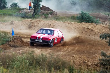 Odessa, Ukrayna - 29 Haziran: Ukrayna Kupası Şampiyonası motocross yarış pisti Zhivagova dağ, Odessa. Yetişkin biniciler ve çocuklar, 29 Haziran 2013 Odessa, Ukrayna
