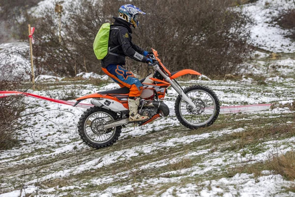 Odessa Ucrania Diciembre 2014 Motociclista Todoterreno Ruta Todoterreno Pasa Las — Foto de Stock