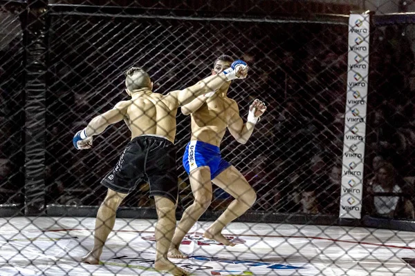 Odessa Ucrânia Dezembro Lutadores Artes Marciais Mistas Mma Competem Cela — Fotografia de Stock