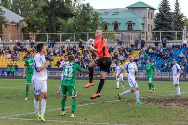 Odessa, Ukrayna - 21 Eylül 2016: futbol. Ukrayna Kupası oyun Fc Pearl - Odessa ve Karpatlar - Lviv. Gergin oyun. Bir gol, bir dizi futbol sahası penaltılarla