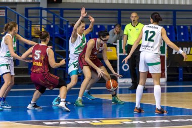 Odessa, Ukrayna - 5 Kasım 2016: Ukraynaca bayanlar basketbol Kupası. Interhimik (Odessa) - Tavria Star (Kherson). Interhimik - Ukrayna şampiyonu ve turnuvanın lideri
