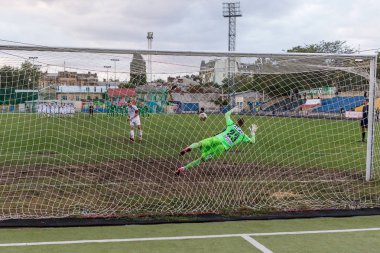 Odessa, Ukrayna - 21 Eylül 2016: futbol. Ukrayna Kupası oyun Fc Pearl - Odessa ve Karpatlar - Lviv. Gergin oyun. Bir gol, bir dizi futbol sahası penaltılarla