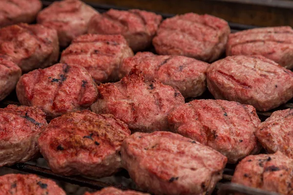 Gegrillt Gegrillt Gegrillter Dönerspieß Fleisch Gebratene Burger Auf Offenem Feuer — Stockfoto