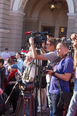 Odessa, Ukrayna - 15 Temmuz 2016: Odessa, kırmızı halı açılış 6 Uluslararası Film Festivali. O bir fotoğrafçı olarak çalıştı. Birçok seyirci ve paparazzi göz alıcı konuklar görüştüm.