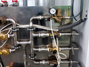 Odessa, Ukrayna - 11 Temmuz: Modern fabrika üretim ilaç teknolojileri. Güç kontrol sistemi konveyör bantlar, 11 Temmuz 2013 Odessa, Ukrayna