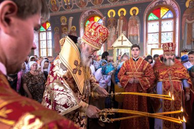 Odessa, Ukrayna - 13 Eylül: Kutlama Ukrayna köyünde Tapınağı nın Ortodoks Hıristiyan dini bayram simgelerin. Büyükşehir Odessa ve Izmail Agafangel, 13 Eylül 2014 yılında Odessa, Ukrayna