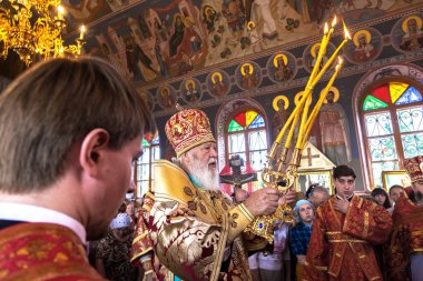 Odessa, Ukrayna - 13 Eylül: Kutlama Ukrayna köyünde Tapınağı nın Ortodoks Hıristiyan dini bayram simgelerin. Büyükşehir Odessa ve Izmail Agafangel, 13 Eylül 2014 yılında Odessa, Ukrayna