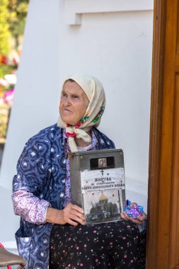 Odessa, Ukrayna - 13 Eylül: Kutlama Ukrayna köyünde Tapınağı nın Ortodoks Hıristiyan dini bayram simgelerin. Büyükşehir Odessa ve Izmail Agafangel, 13 Eylül 2014 yılında Odessa, Ukrayna 