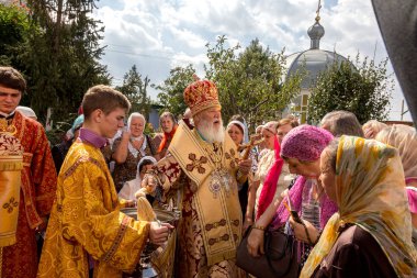 Odessa, Ukrayna - 13 Eylül: Kutlama Ukrayna köyünde Tapınağı nın Ortodoks Hıristiyan dini bayram simgelerin. Büyükşehir Odessa ve Izmail Agafangel, 13 Eylül 2014 yılında Odessa, Ukrayna 