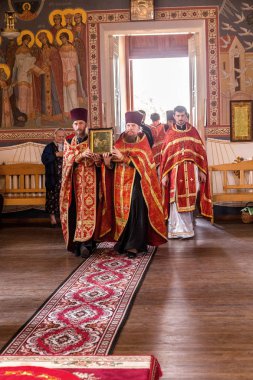 Odessa, Ukrayna - 13 Eylül: Kutlama Ukrayna köyünde Tapınağı nın Ortodoks Hıristiyan dini bayram simgelerin. Büyükşehir Odessa ve Izmail Agafangel, 13 Eylül 2014 yılında Odessa, Ukrayna 