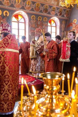 Odessa, Ukrayna - 13 Eylül: Kutlama Ukrayna köyünde Tapınağı nın Ortodoks Hıristiyan dini bayram simgelerin. Büyükşehir Odessa ve Izmail Agafangel, 13 Eylül 2014 yılında Odessa, Ukrayna 