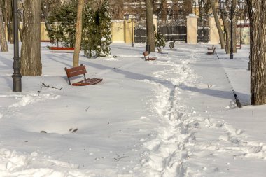 Odessa, Ukrayna - 29 Aralık 2014: Doğal felaketler, kar fırtınası şiddetli kar yağışı ile şehir felç oldu. Kolaps. Kar kaplı siklon Avrupa, 29 Aralık 2014 Odessa, Ukrayna.